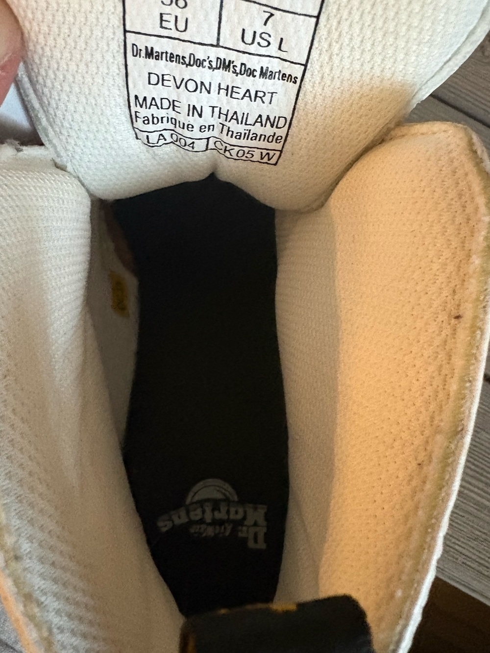 Dr. Martens White Devon Heart Boots - Picture 8 of 12